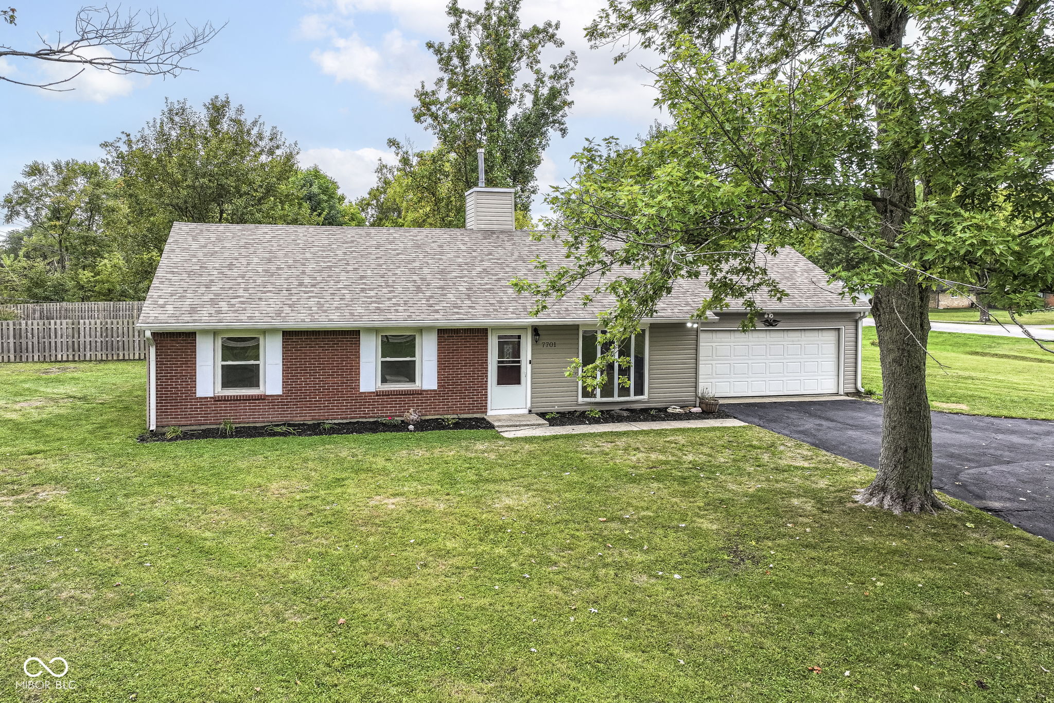 Indianapolis, Indiana 46256, United States, 3 Bedrooms Bedrooms, ,2 BathroomsBathrooms,Residential,Pending,42454