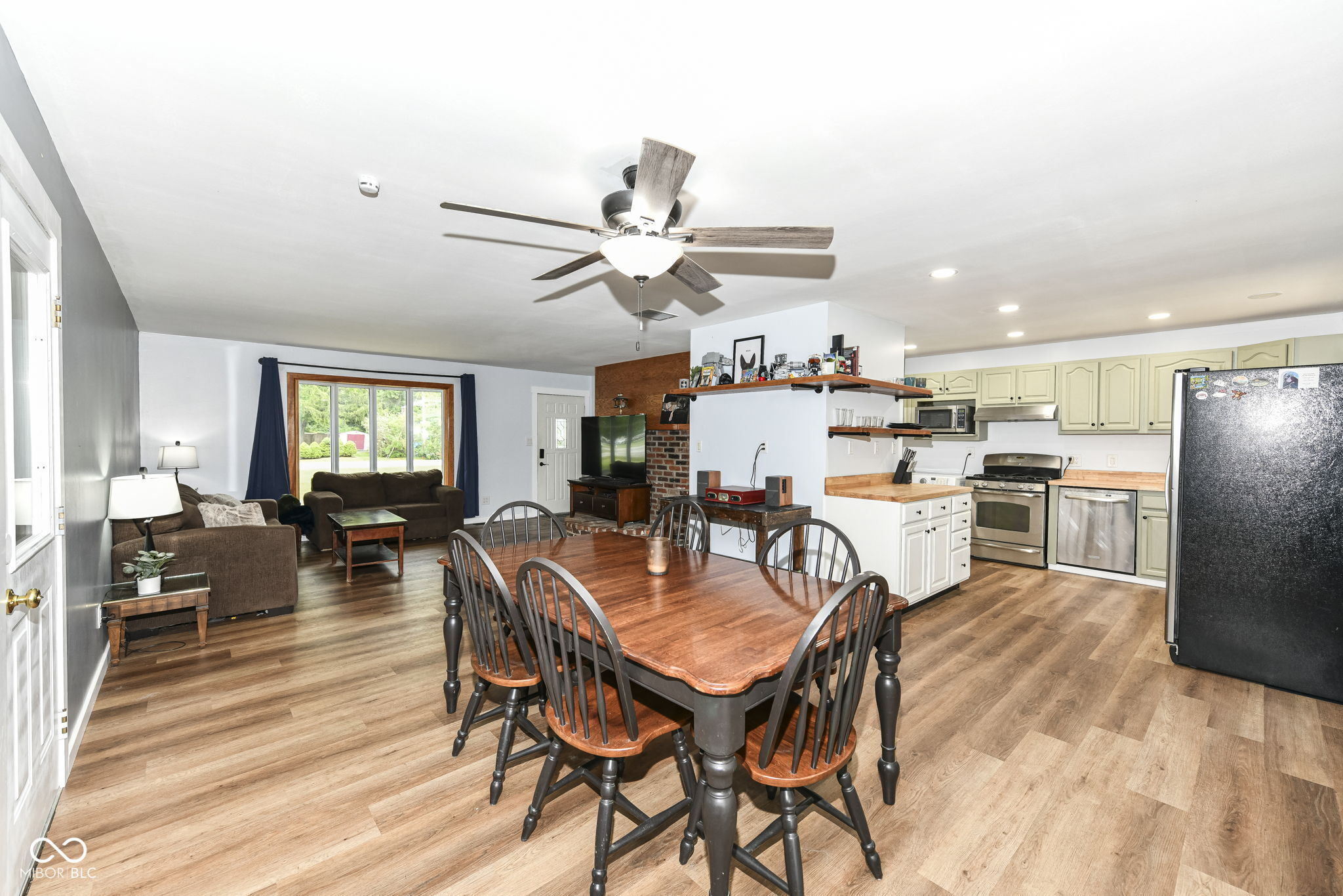 Indianapolis, Indiana 46256, United States, 3 Bedrooms Bedrooms, ,2 BathroomsBathrooms,Residential,Pending,42454