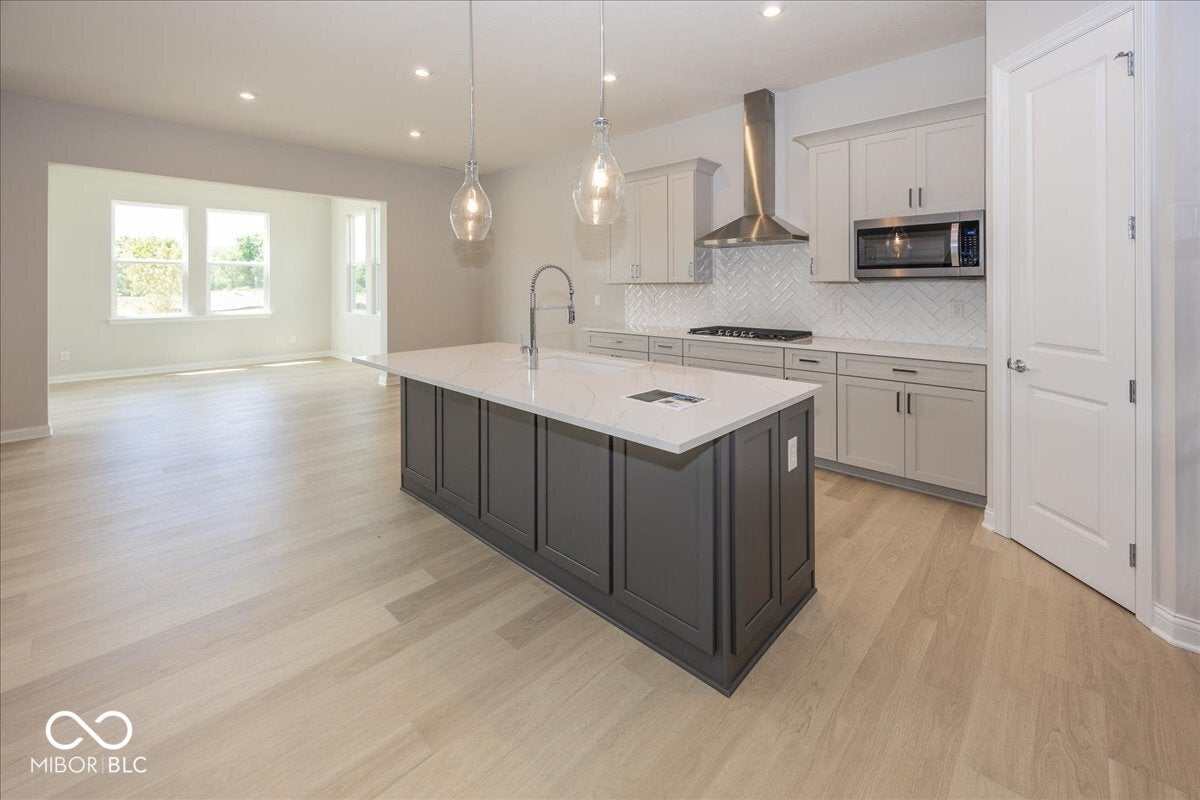 5589 Gaston Road