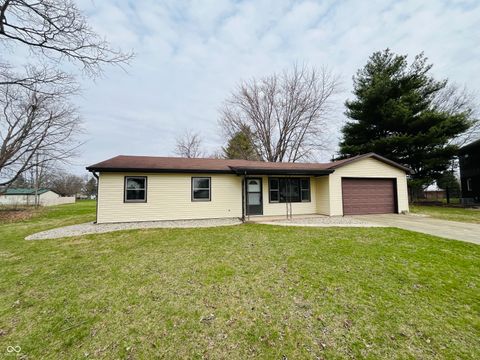 Photo of 4406 Delmar Court, Anderson, IN 46013 (MLS # 22088296)