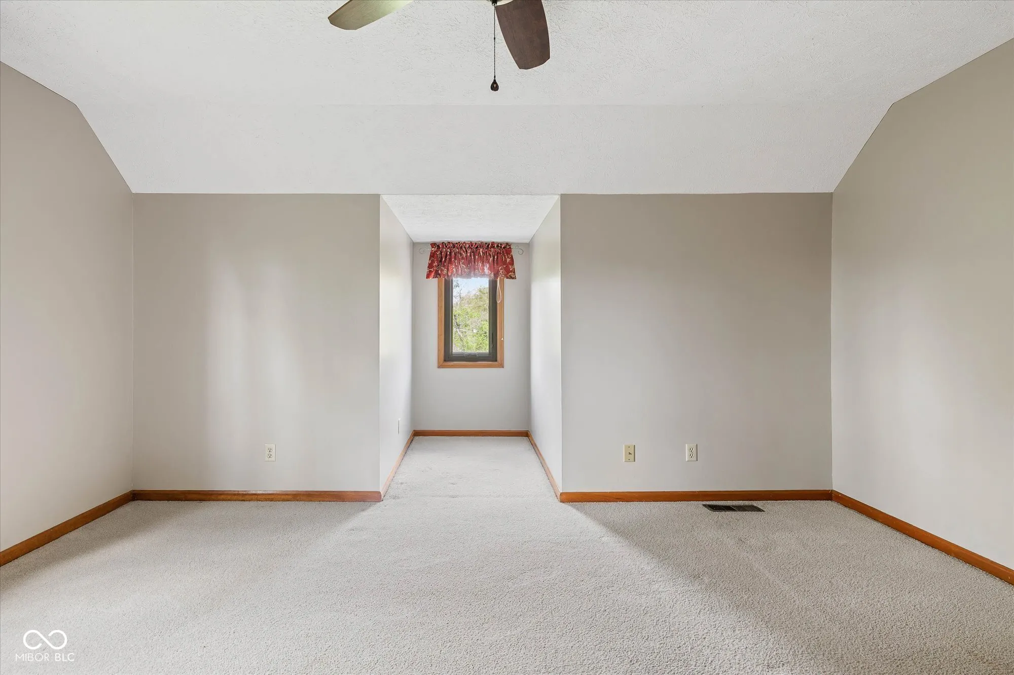 Brownsburg, Indiana 46112, United States, 3 Bedrooms Bedrooms, ,3 BathroomsBathrooms,Residential,Pending,121784