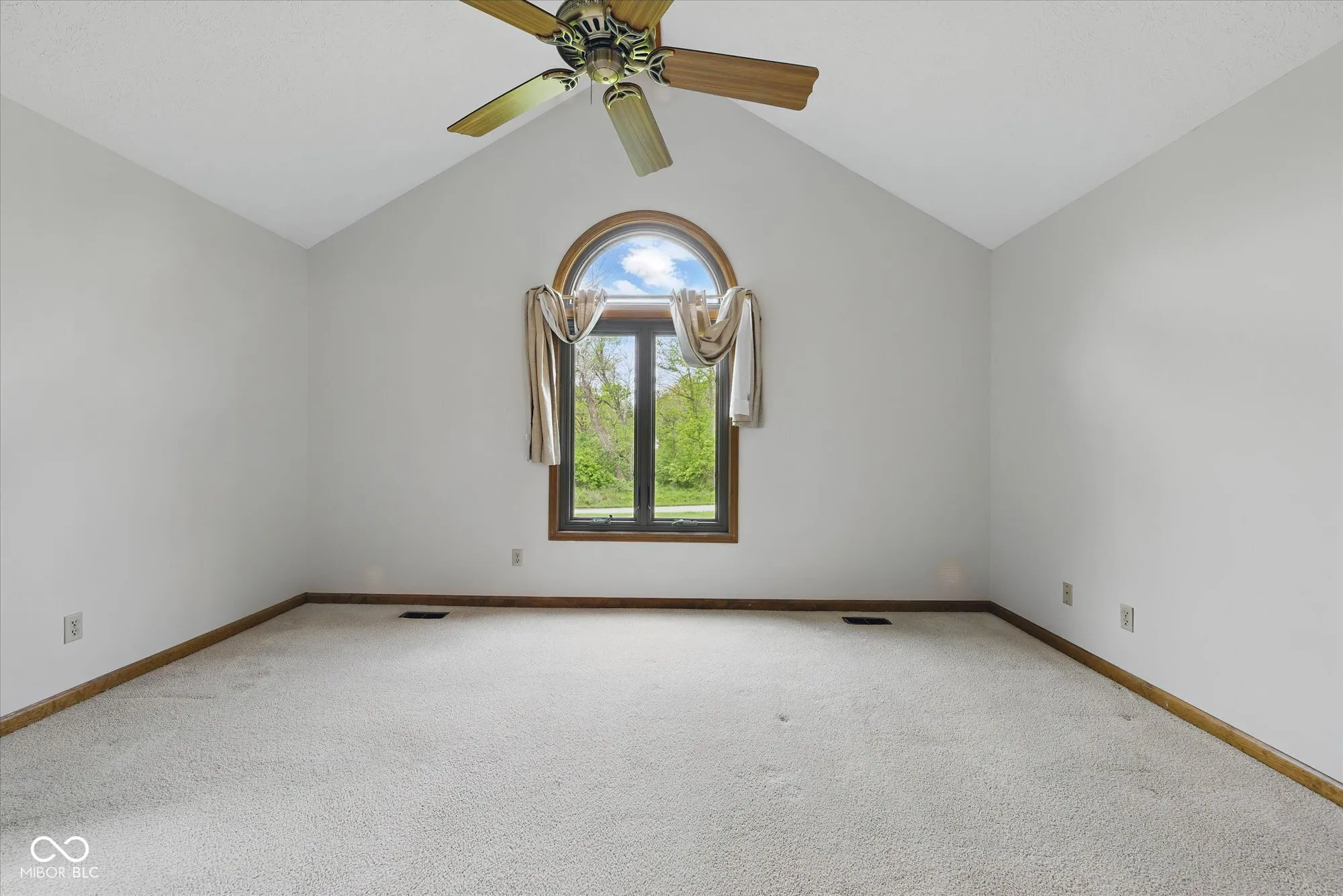 Brownsburg, Indiana 46112, United States, 3 Bedrooms Bedrooms, ,3 BathroomsBathrooms,Residential,Pending,121784