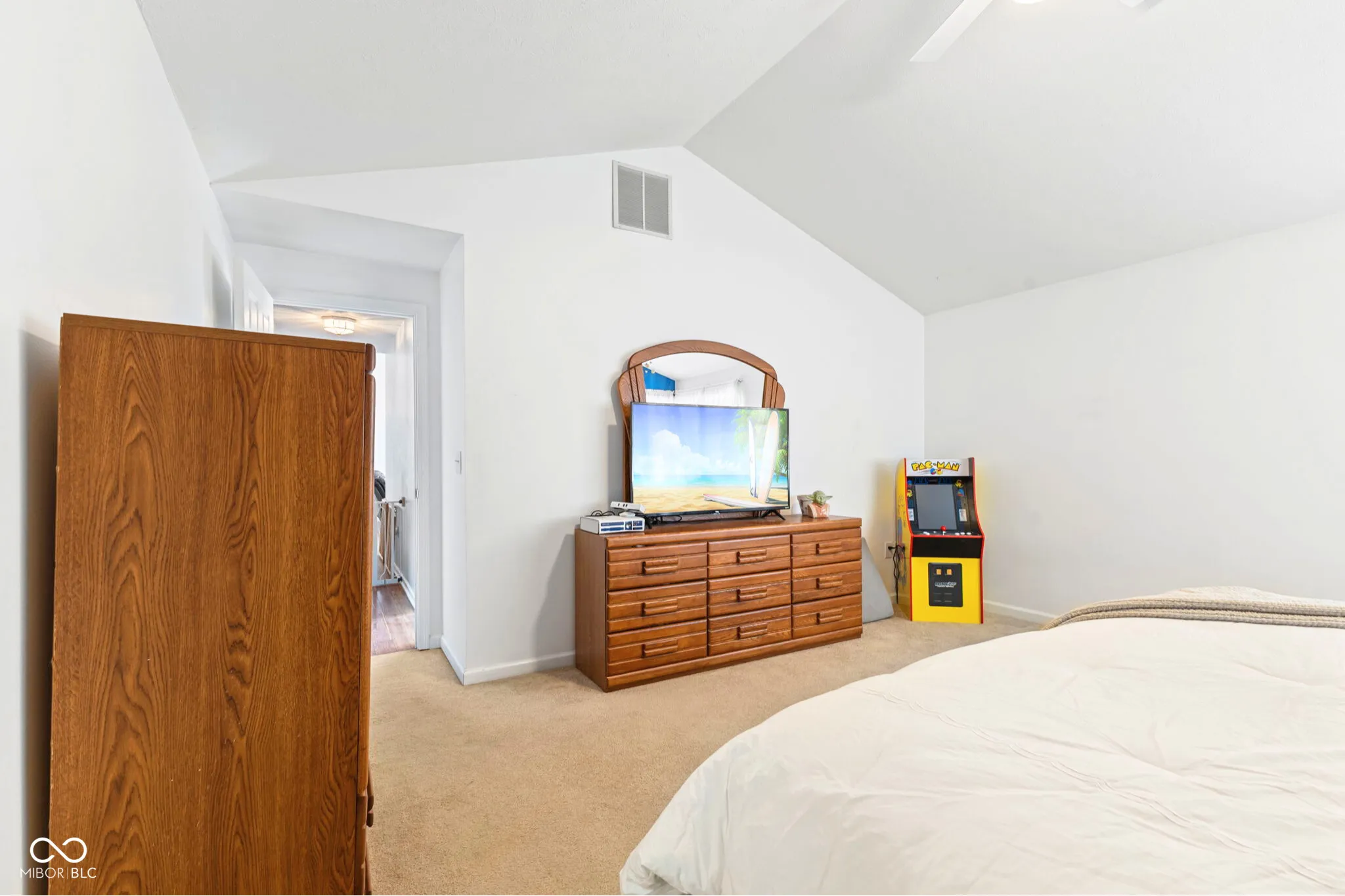 Greenfield, Indiana 46140, United States, 3 Bedrooms Bedrooms, ,3 BathroomsBathrooms,Residential,Active,163184