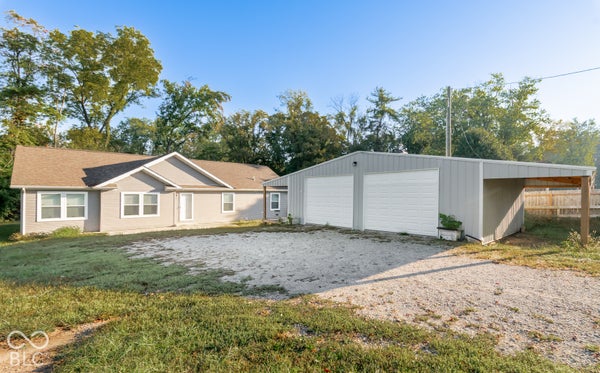 1319 W COMMERCE ST, BROWNSTOWN, IN 47220 - Image 5355aeb0d0b366c47fe49bf697dbcd3b/2449843408