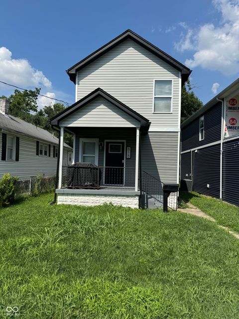 Photo of 818 Fulton Street, Jeffersonville, IN 47130 (MLS # 22047786)