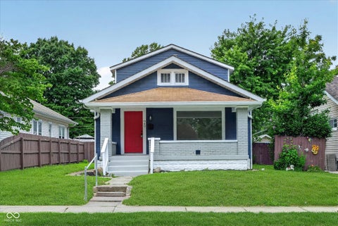 Photo of 940 N Chester Avenue, Indianapolis, IN 46201 (MLS # 22110555)