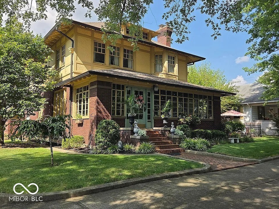 316 W Broadway Street