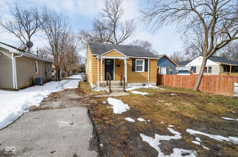 Photo of 2020 N Alton Avenue, Indianapolis, IN 46222 (MLS # 22083320)