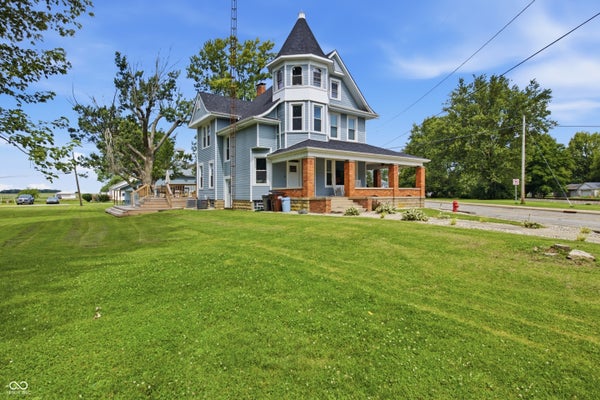 303 LIBERTY AVE, WEST COLLEGE CORNER, IN 47003 - Image 53f074e0cd9a8f1cc309d10d5c65c49a/475490344