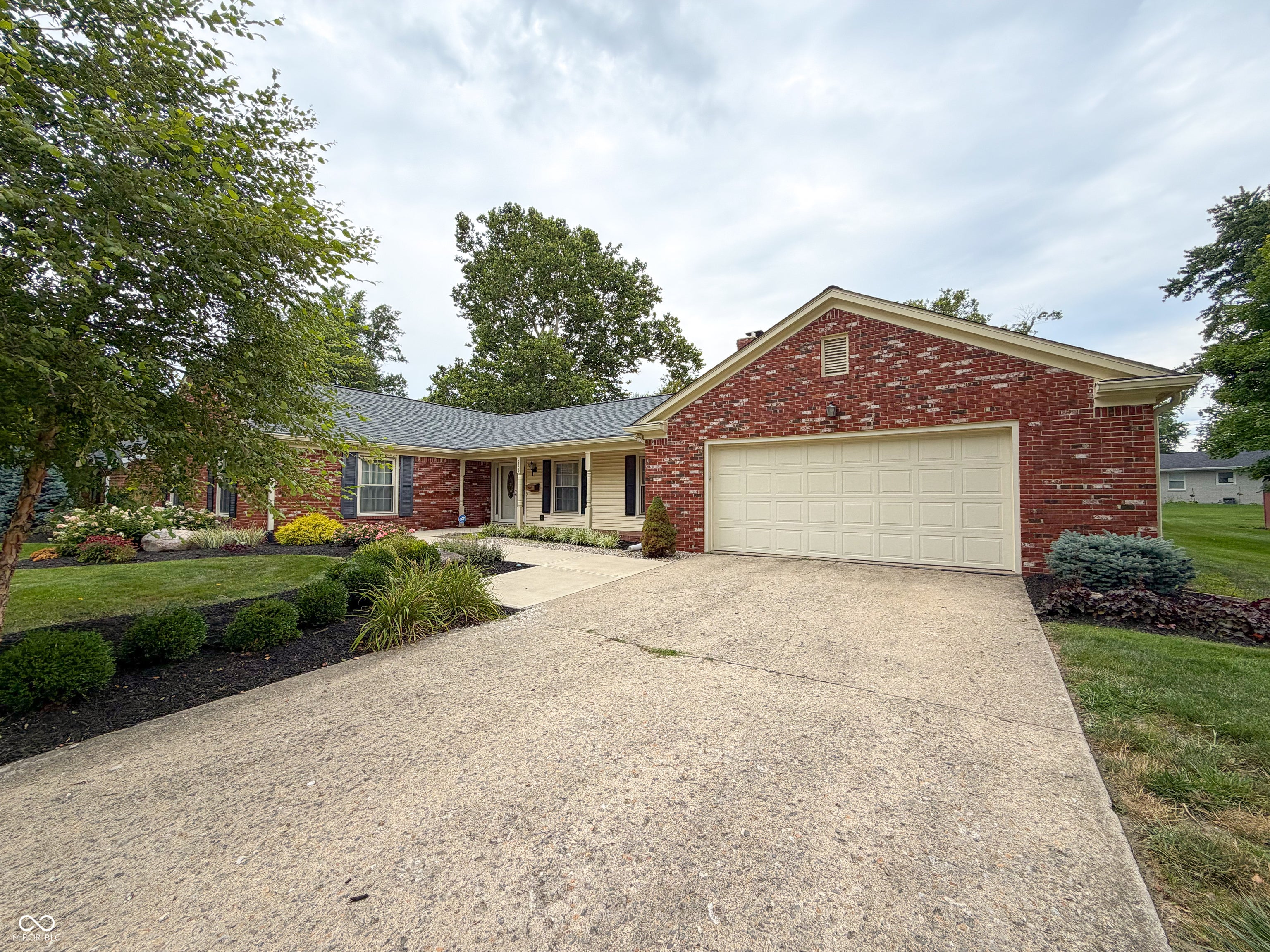 2109 Center Drive