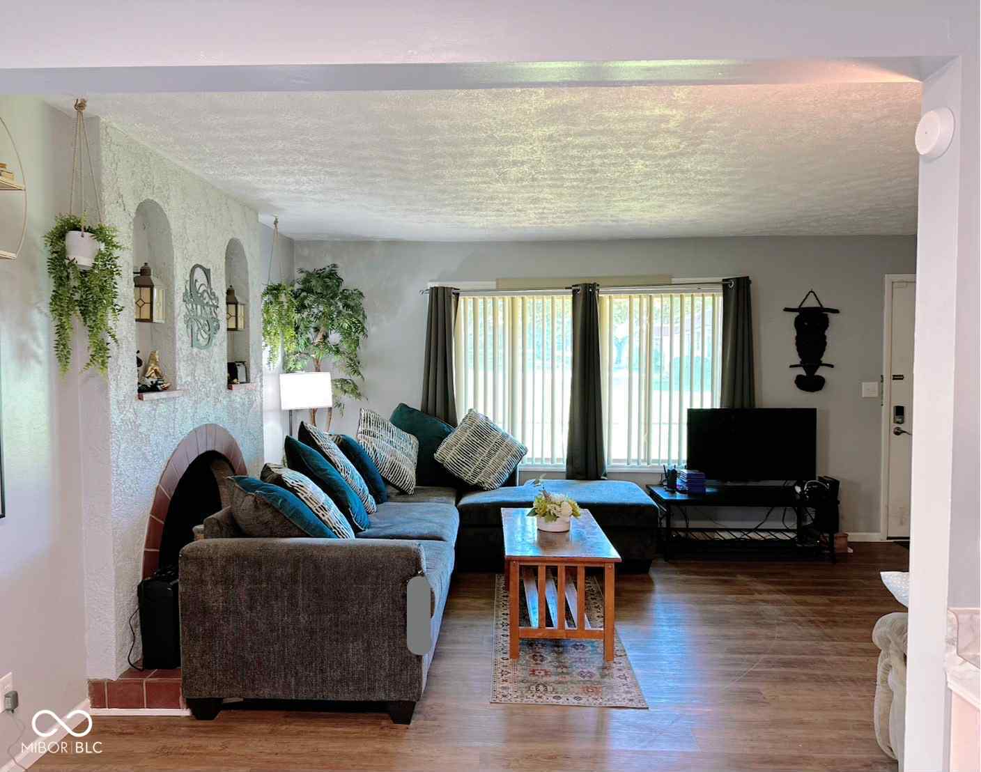 8425 Del Prado Court