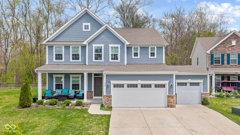 Photo of 453 Gathering Lane, Greenwood, IN 46143 (MLS # 22096314)