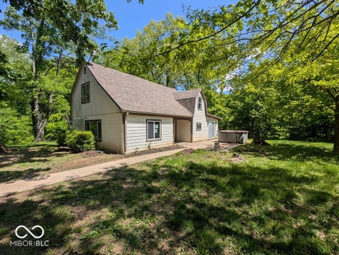 Photo of 925 Pumpkinvine Hill Road, Martinsville, IN 46151 (MLS # 22102365)