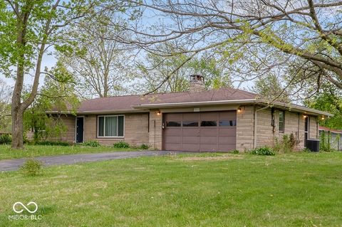 Photo of 5565 Varna Drive, Indianapolis, IN 46221 (MLS # 22095097)
