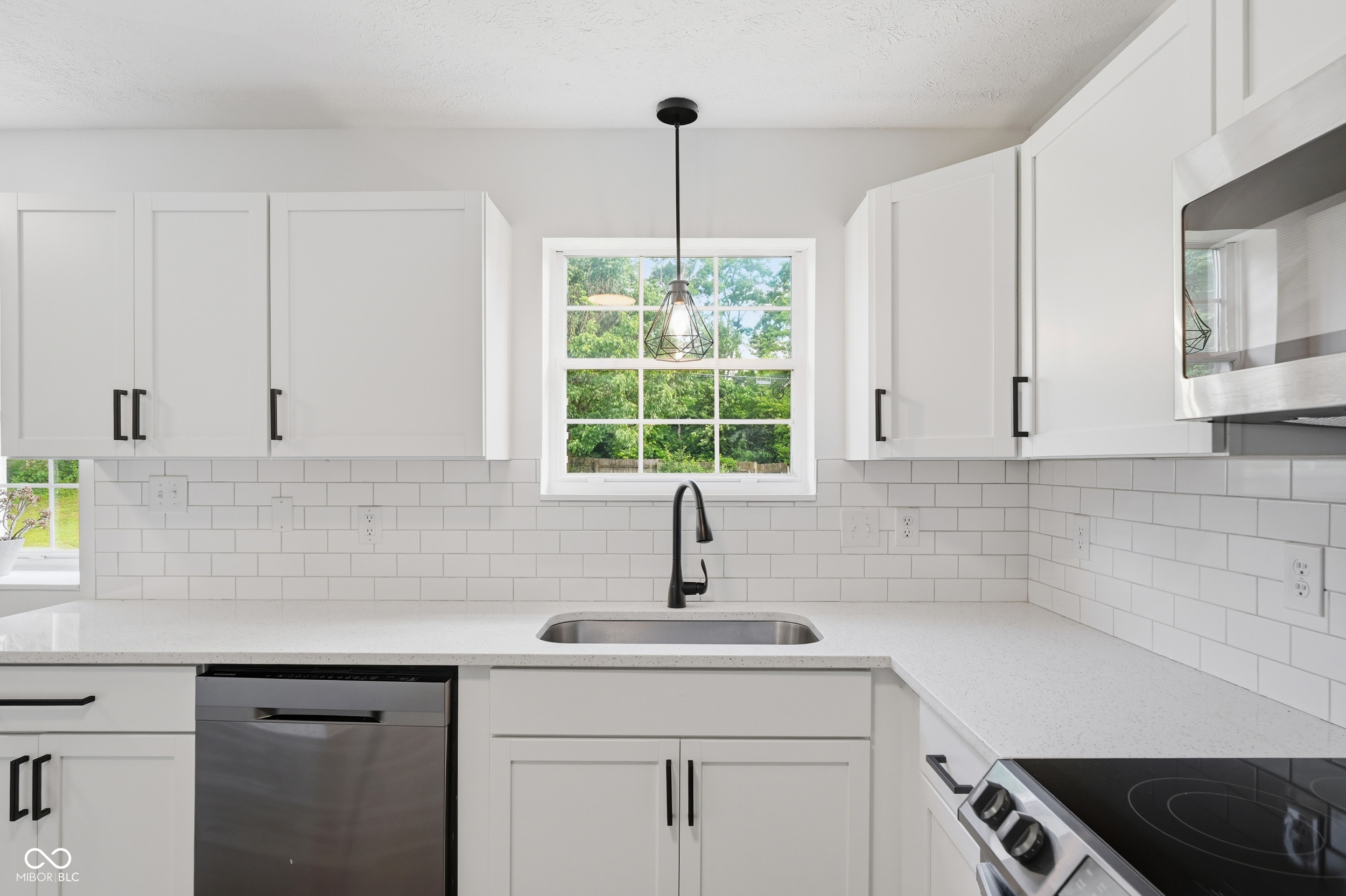 11127 Bayridge Circle W