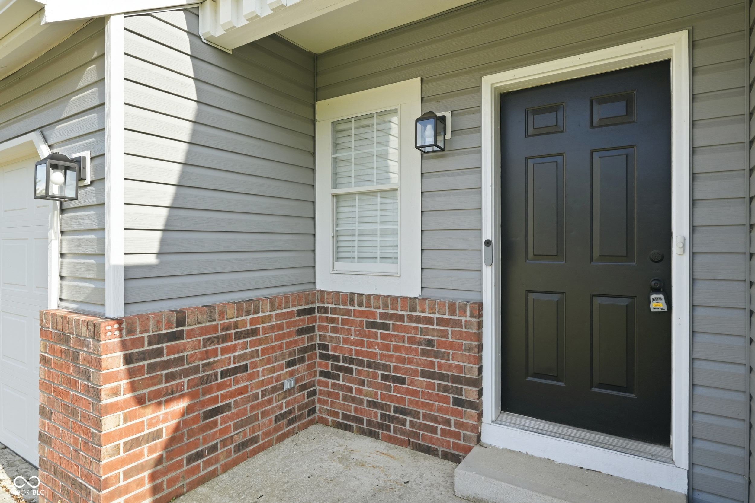 11127 Bayridge Circle W