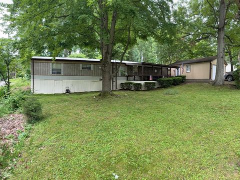 1880 Londondary Way North Vernon IN 47265
