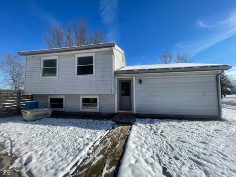 Photo of 9460 Burrwood Circle, Indianapolis, IN 46235 (MLS # 22075890)