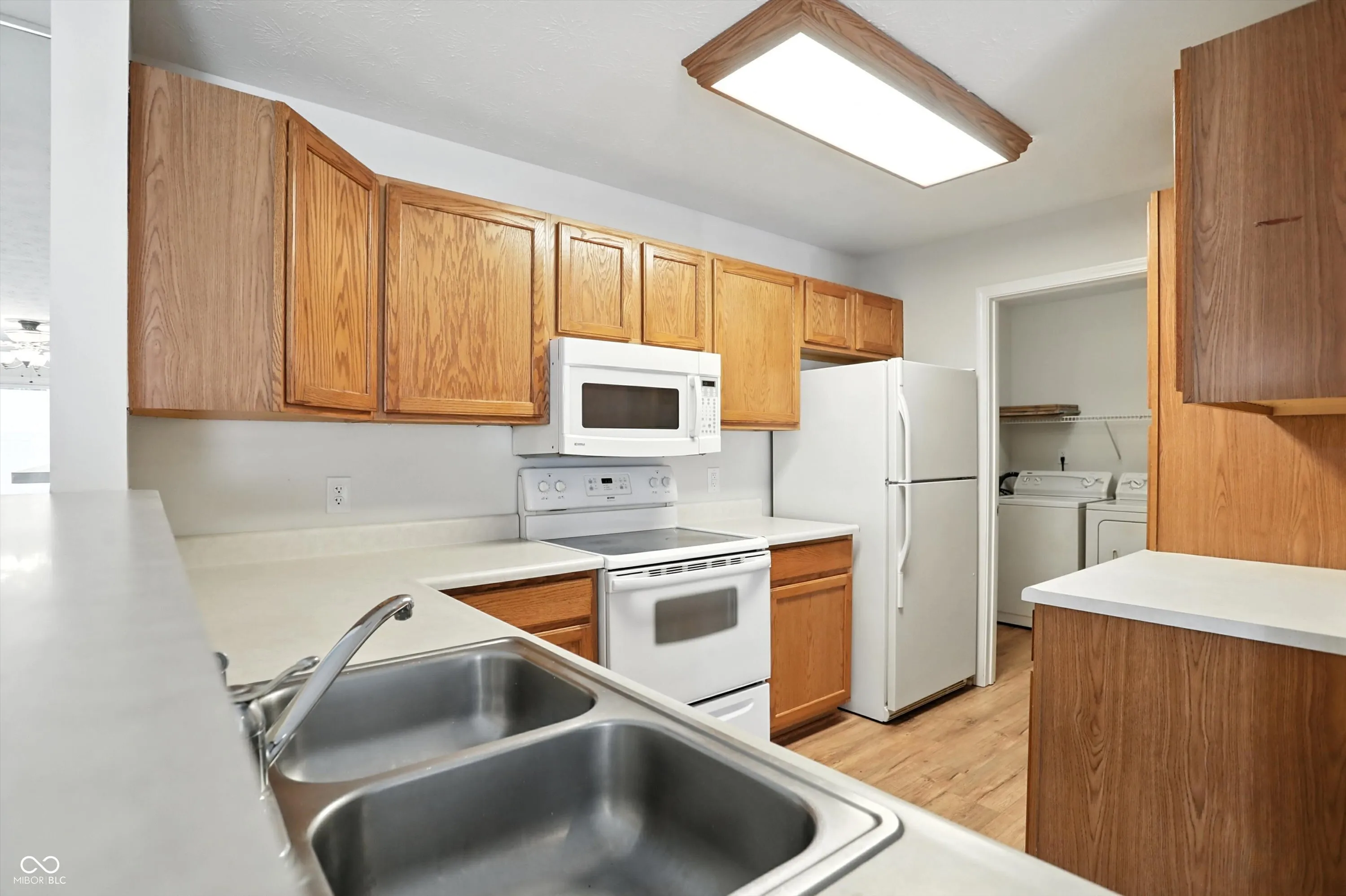 Indianapolis, Indiana 46237, United States, 2 Bedrooms Bedrooms, ,2 BathroomsBathrooms,Residential,Pending,156580