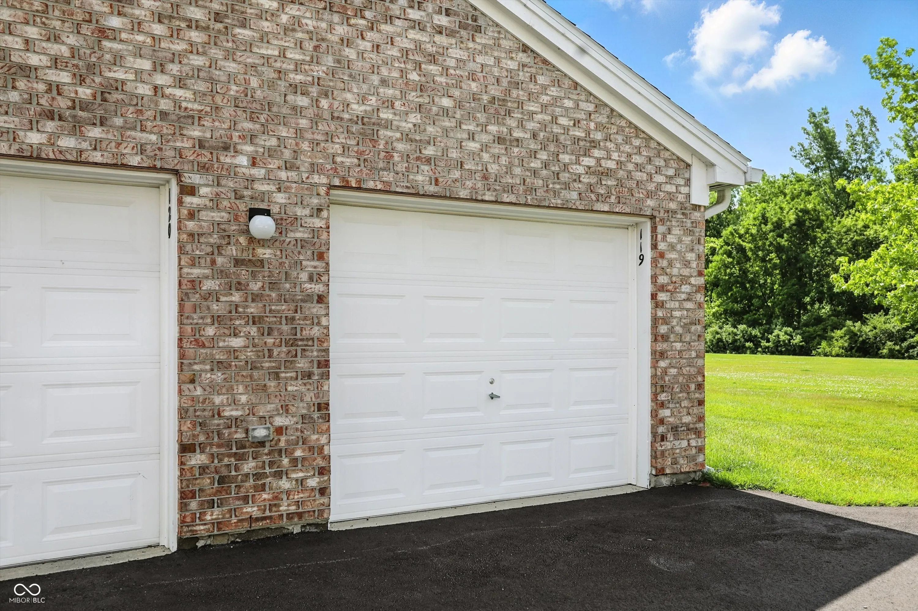 Indianapolis, Indiana 46237, United States, 2 Bedrooms Bedrooms, ,2 BathroomsBathrooms,Residential,Pending,156580