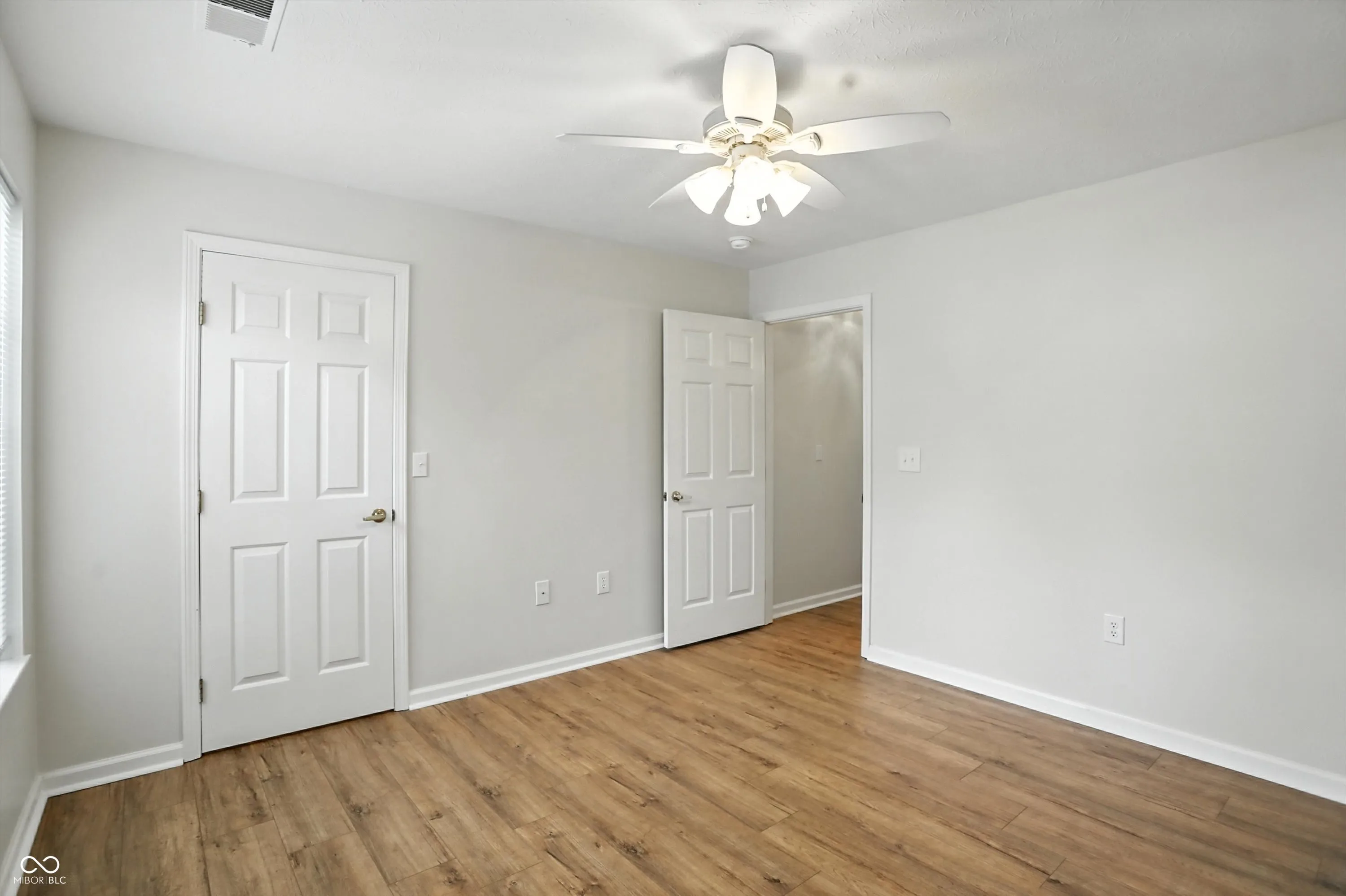 Indianapolis, Indiana 46237, United States, 2 Bedrooms Bedrooms, ,2 BathroomsBathrooms,Residential,Pending,156580