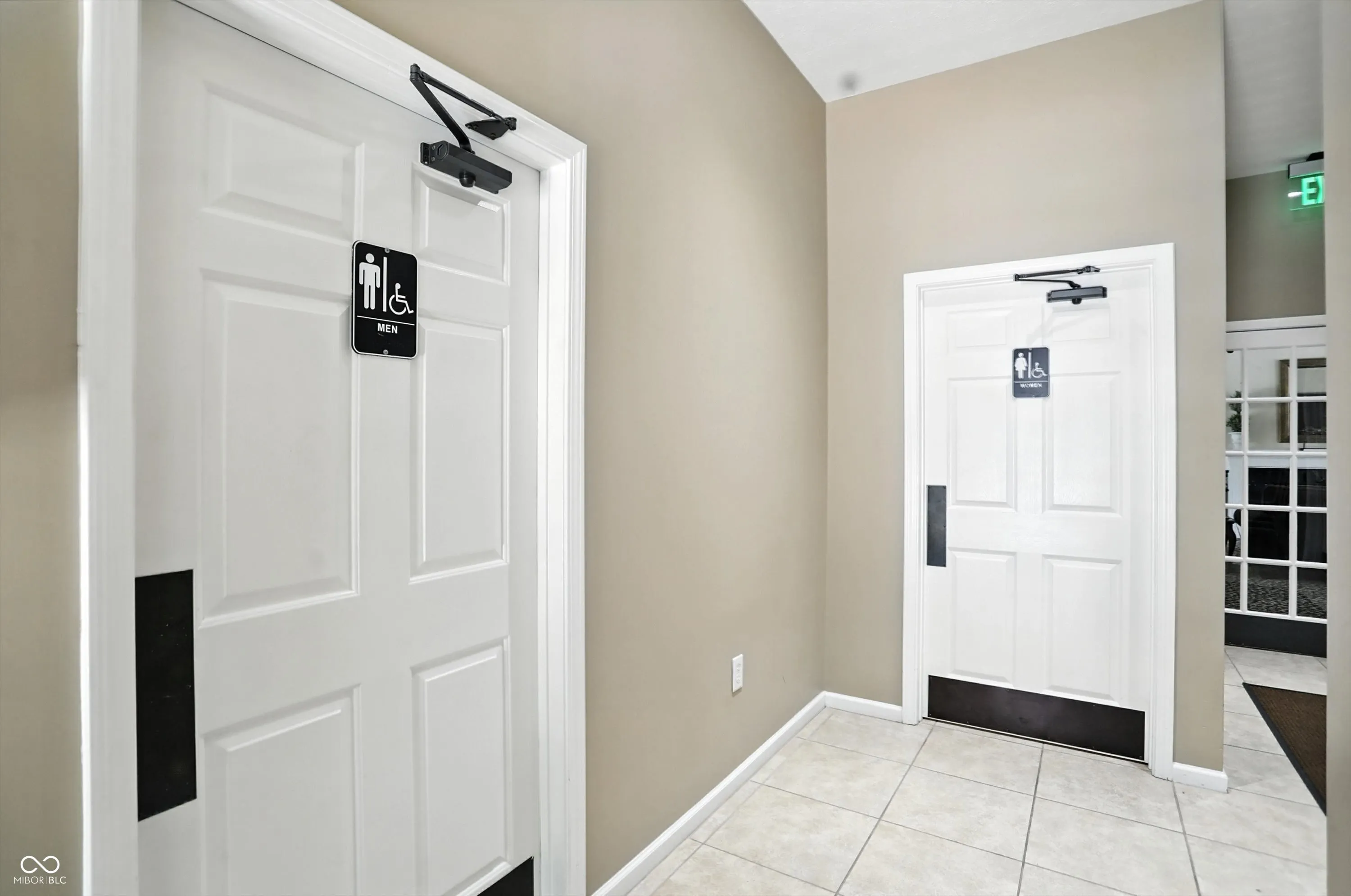 Indianapolis, Indiana 46237, United States, 2 Bedrooms Bedrooms, ,2 BathroomsBathrooms,Residential,Pending,156580