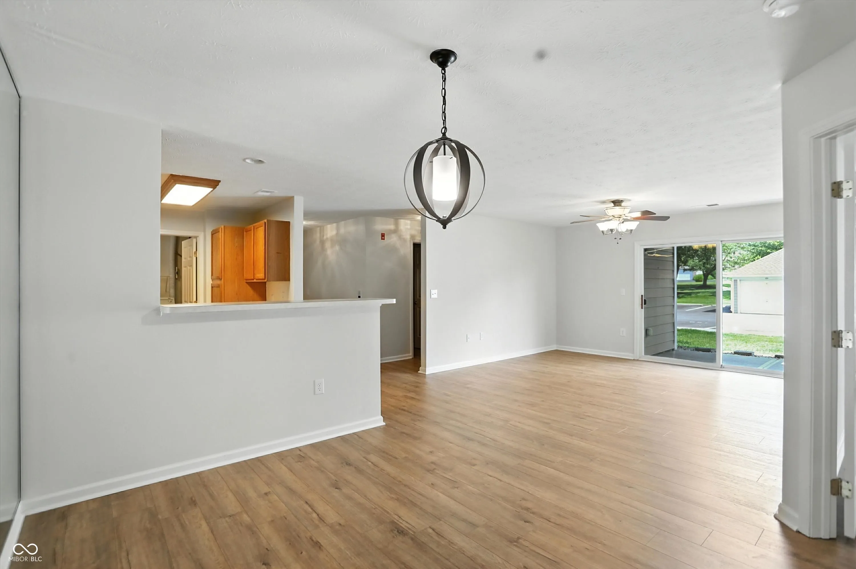 Indianapolis, Indiana 46237, United States, 2 Bedrooms Bedrooms, ,2 BathroomsBathrooms,Residential,Pending,156580