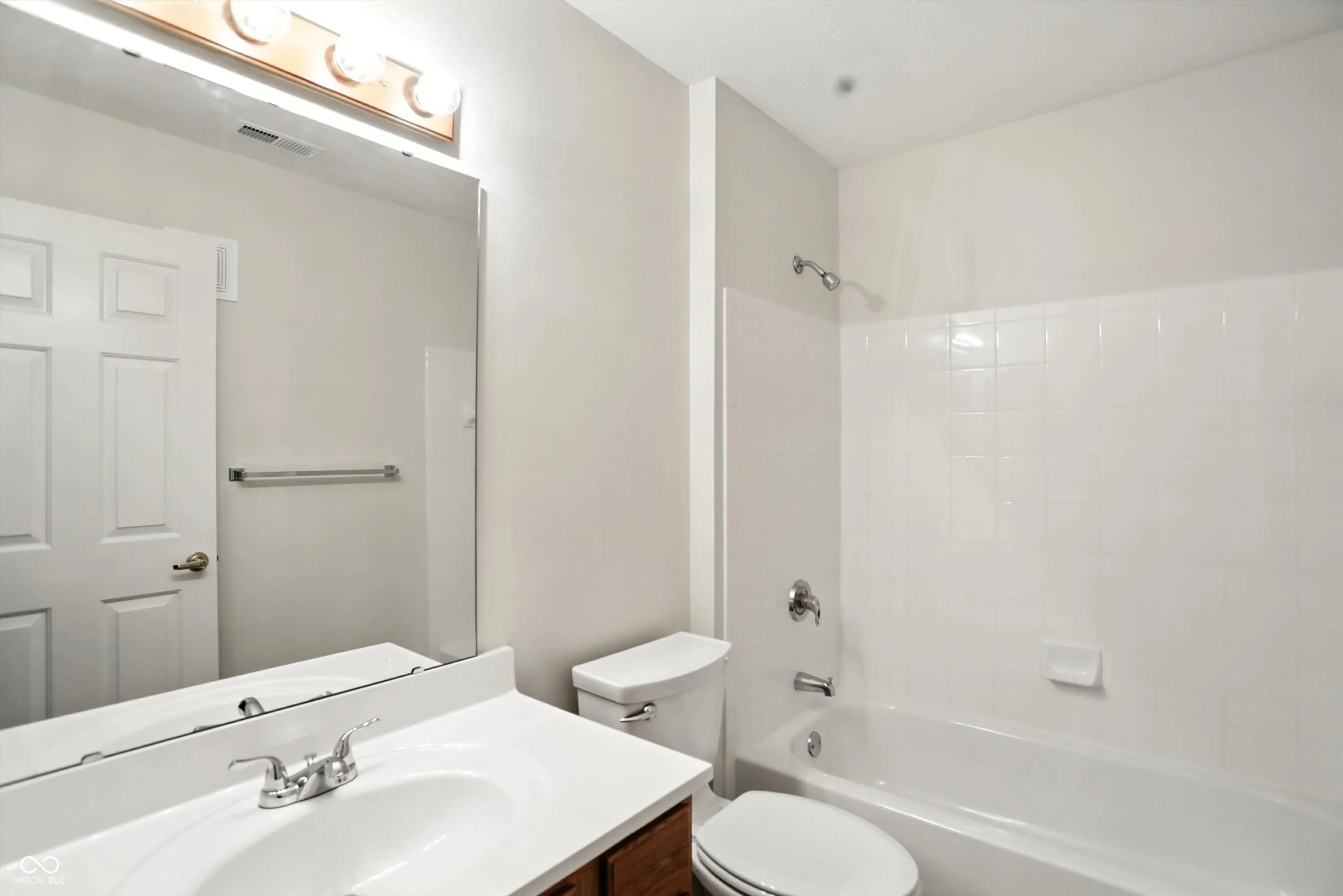 Indianapolis, Indiana 46237, United States, 2 Bedrooms Bedrooms, ,2 BathroomsBathrooms,Residential,Pending,156580