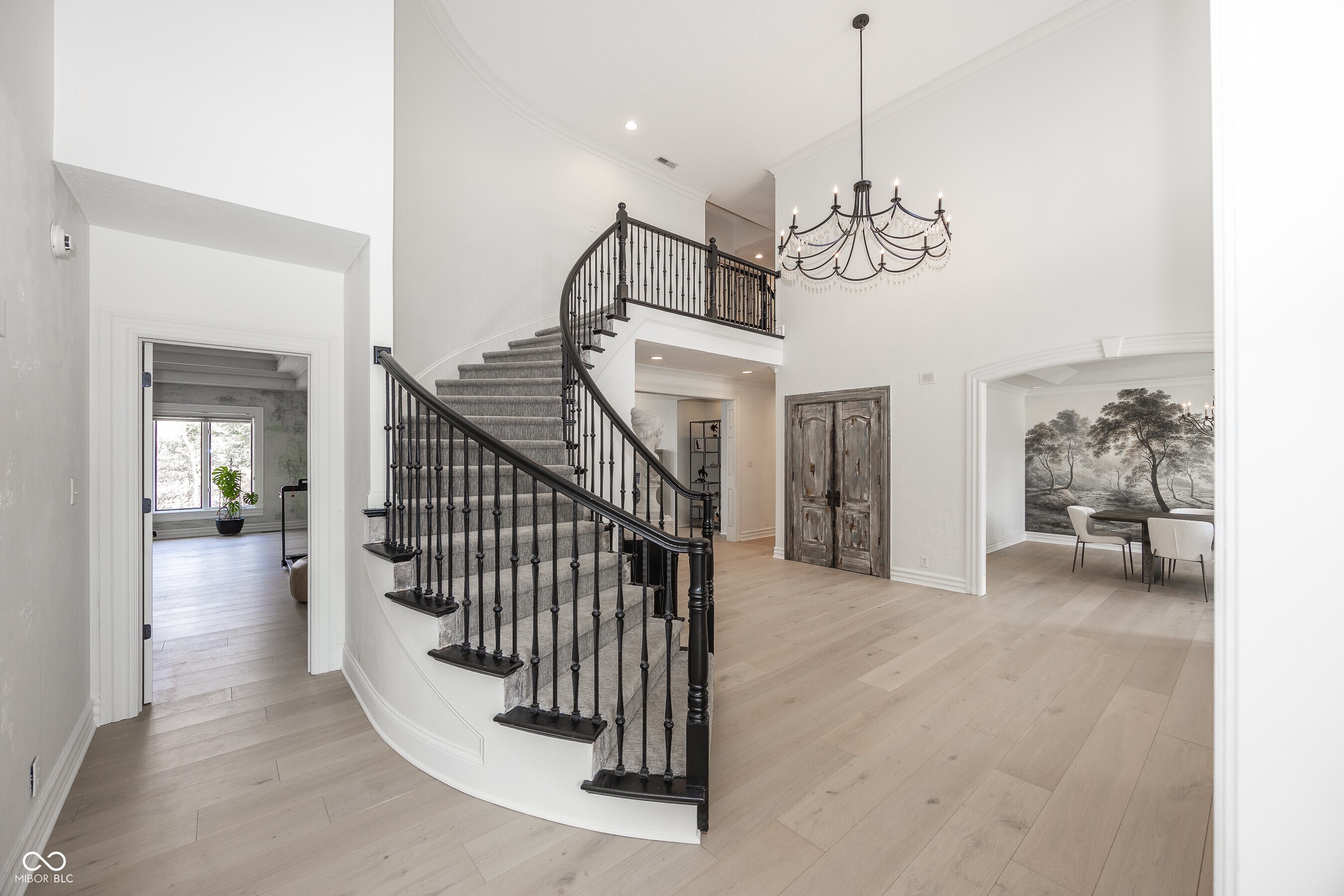 10415 Charter Oaks