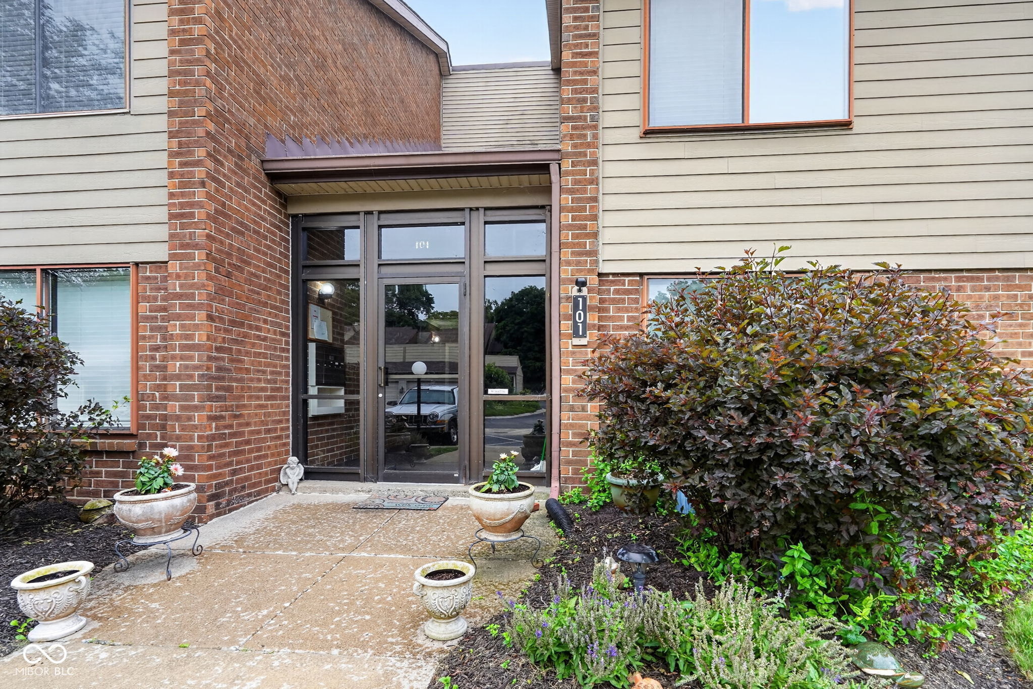 101 Knoll Court A