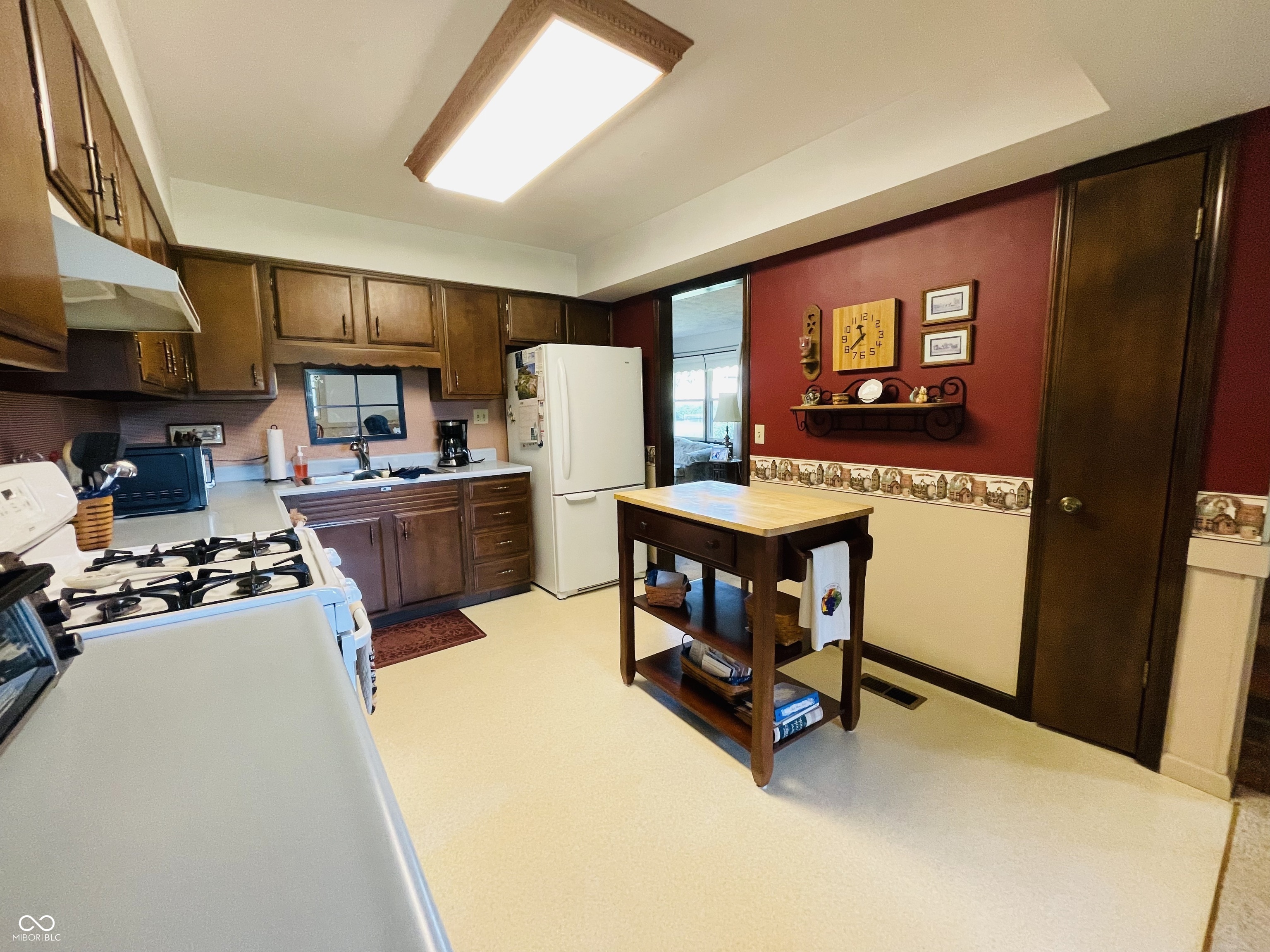 1008 Whispering Trail