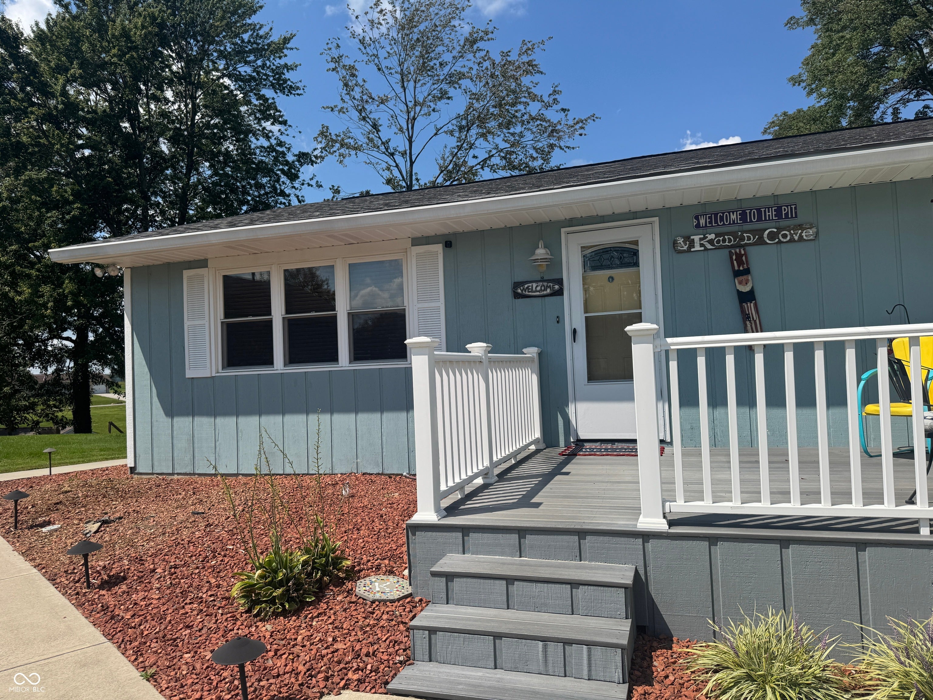 27 SW Santee Drive