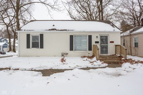 Photo of 5704 N Keystone Avenue, Indianapolis, IN 46220 (MLS # 22083021)