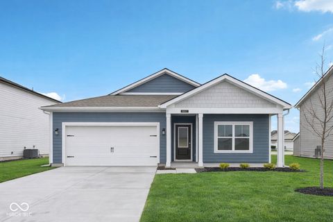 Photo of 5841 Crotal Avenue, Greenwood, IN 46143 (MLS # 22081129)