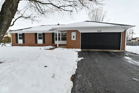 Photo of 6454 Maple Manor, Brownsburg, IN 46112 (MLS # 22050481)