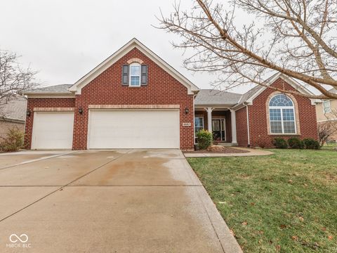 Photo of 4687 Shady Ridge Row, Greenwood, IN 46143 (MLS # 22076744)