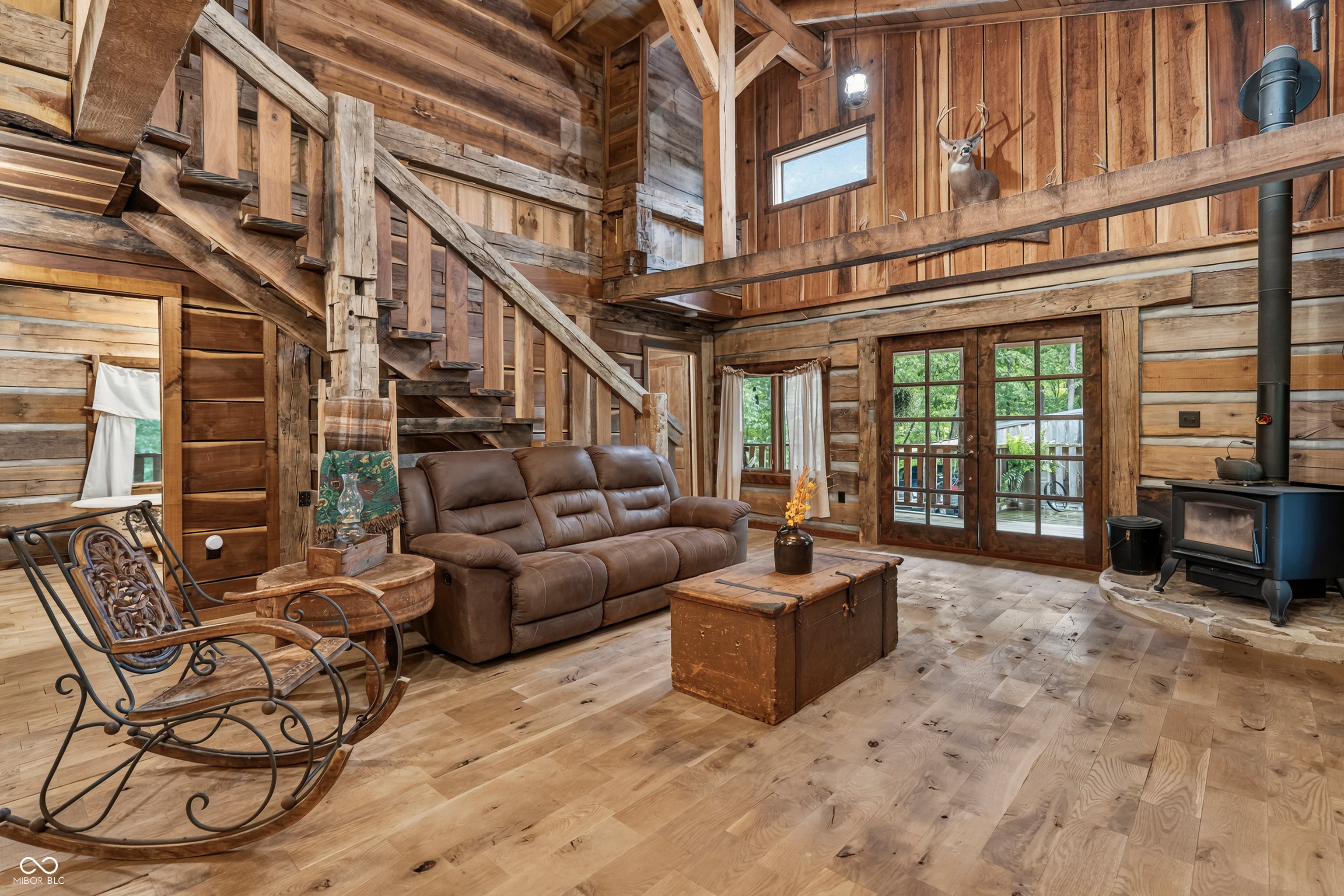 463 W Three Story Hill