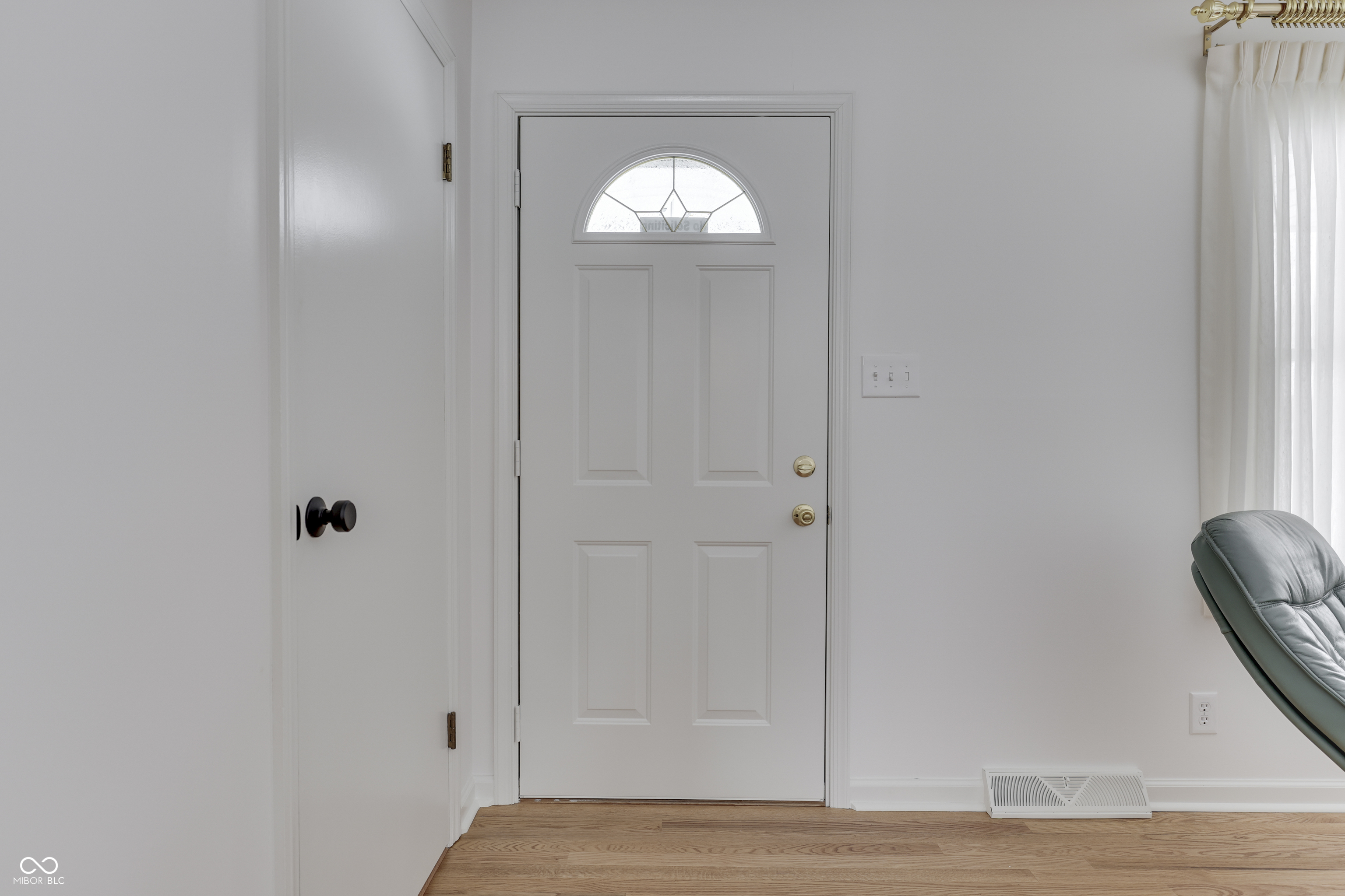 4555 Blackstone Drive