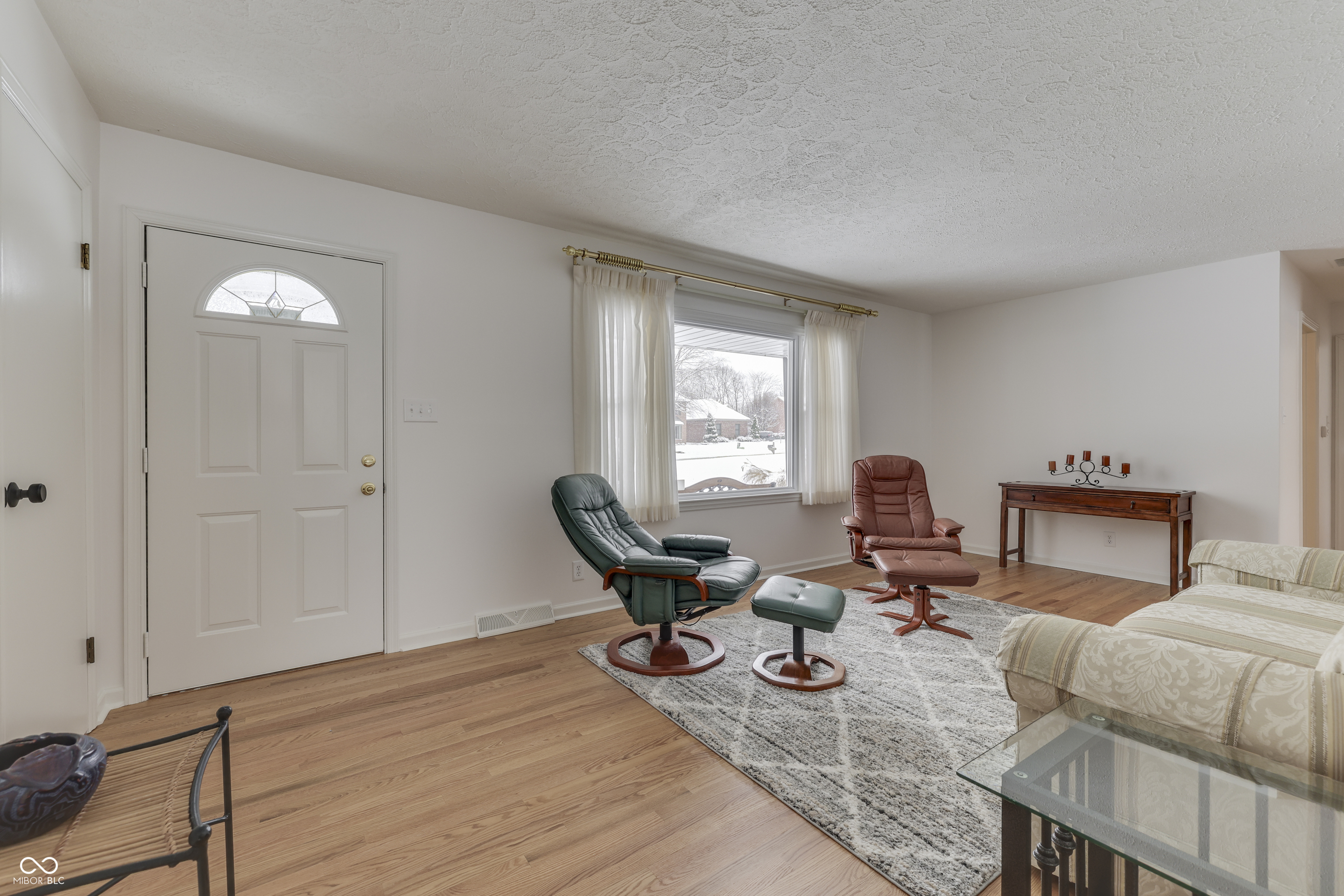 4555 Blackstone Drive