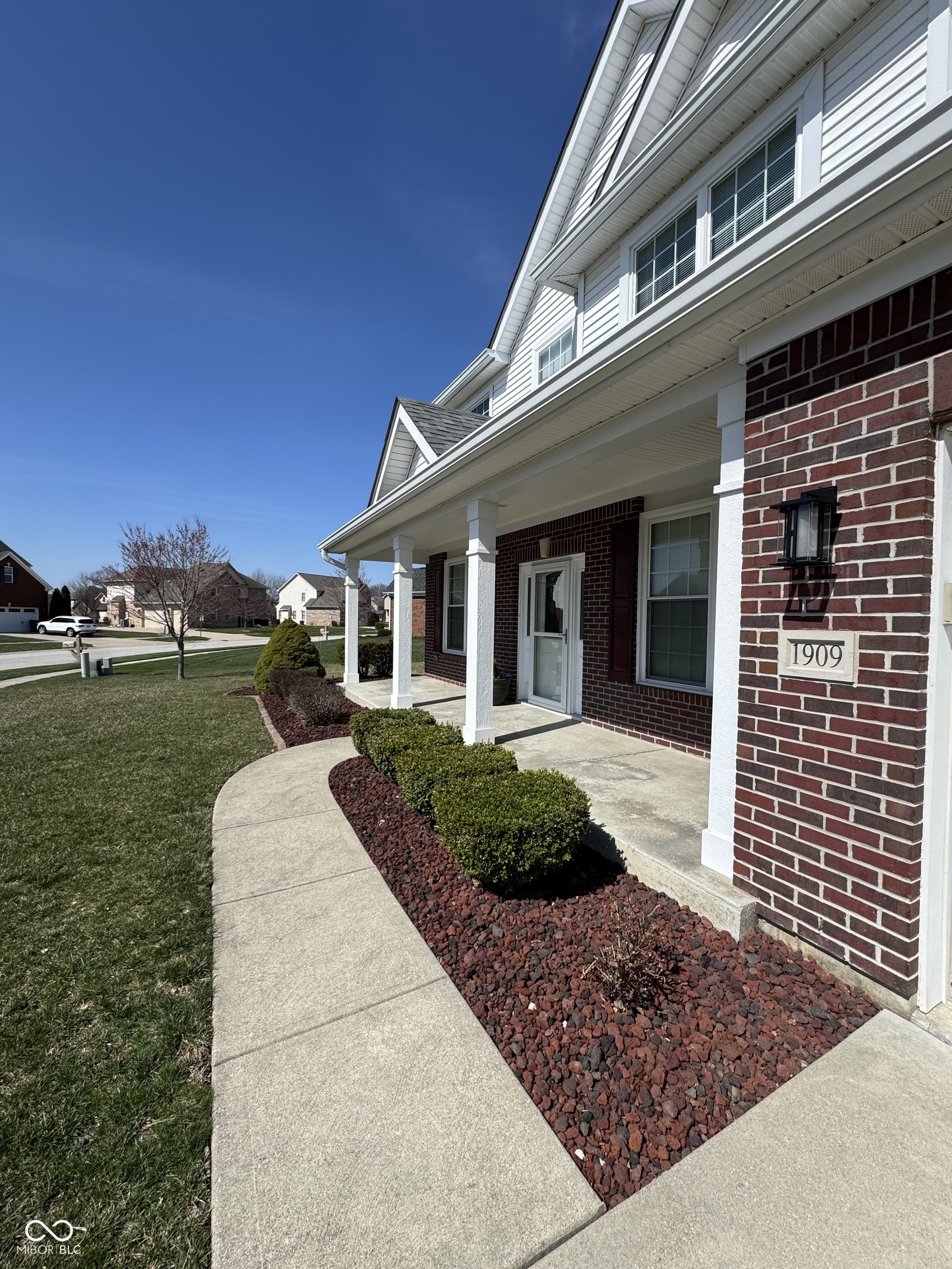 1909 Versailles Drive