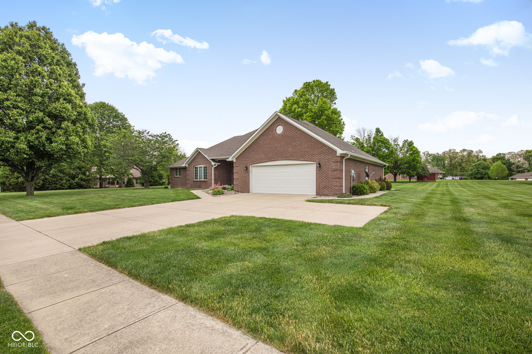 325 E Levi Lane