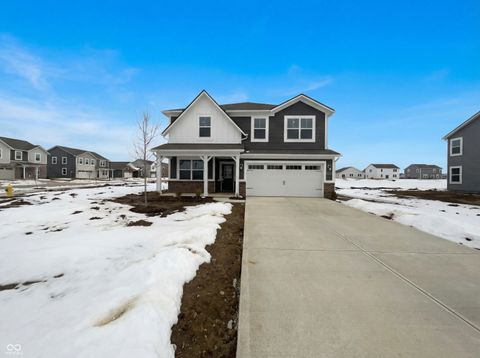 Photo of 2415 Fir Drive, Greenfield, IN 46140 (MLS # 22084484)