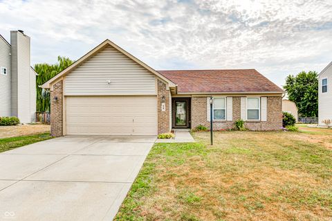 Photo of 59 Lynn Court, Pittsboro, IN 46167 (MLS # 22062688)