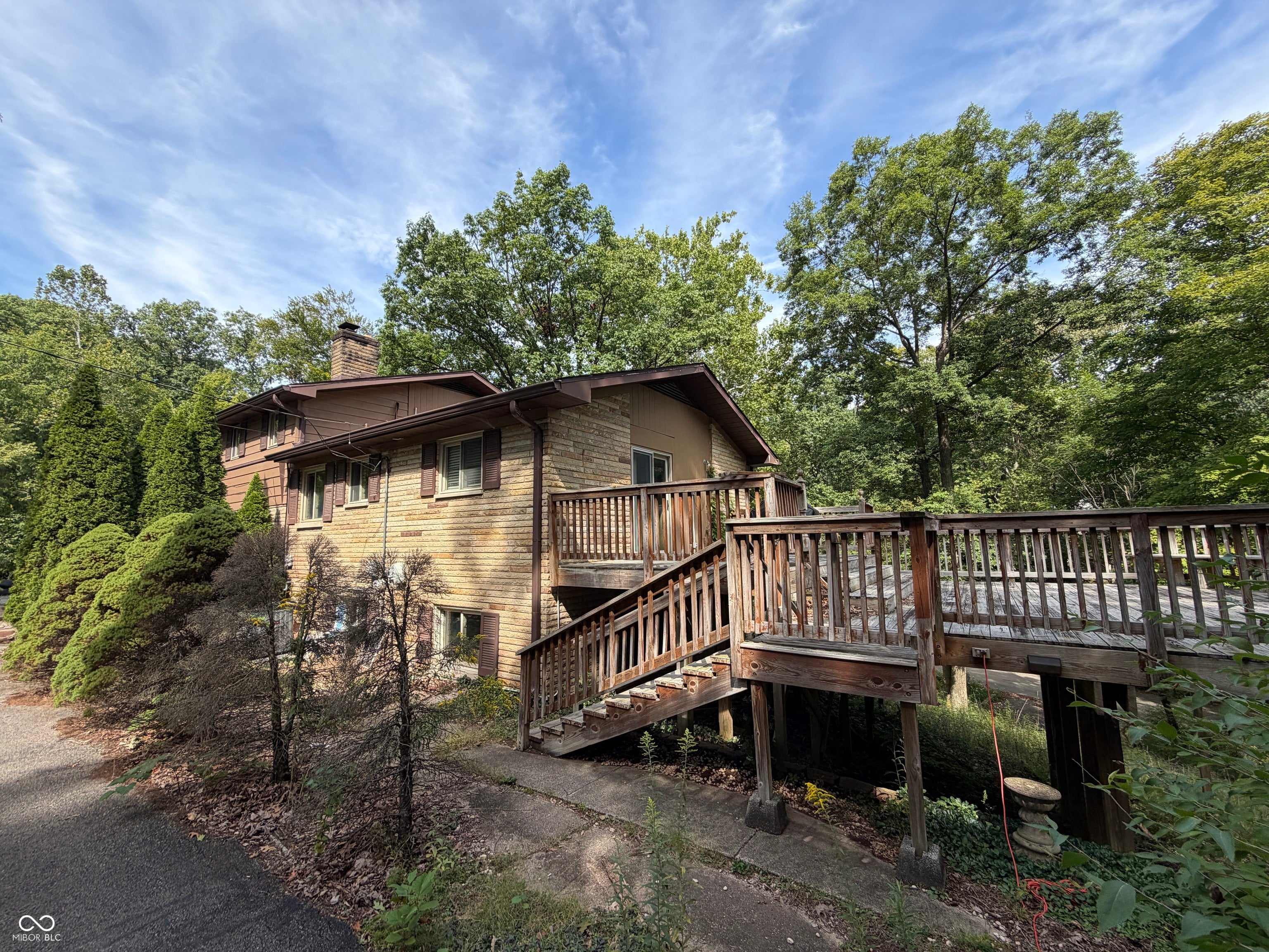 9105 Kinlock Drive