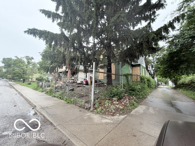 835 N Beville