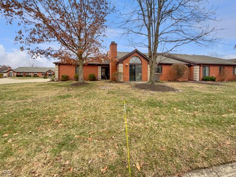 Photo of 9285 Golden Oaks E, Indianapolis, IN 46260 (MLS # 22079431)