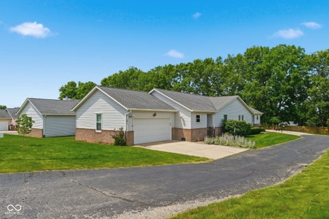 Photo of 400 Longcastle Drive #Unit 4, Greencastle, IN 46135 (MLS # 22105348)