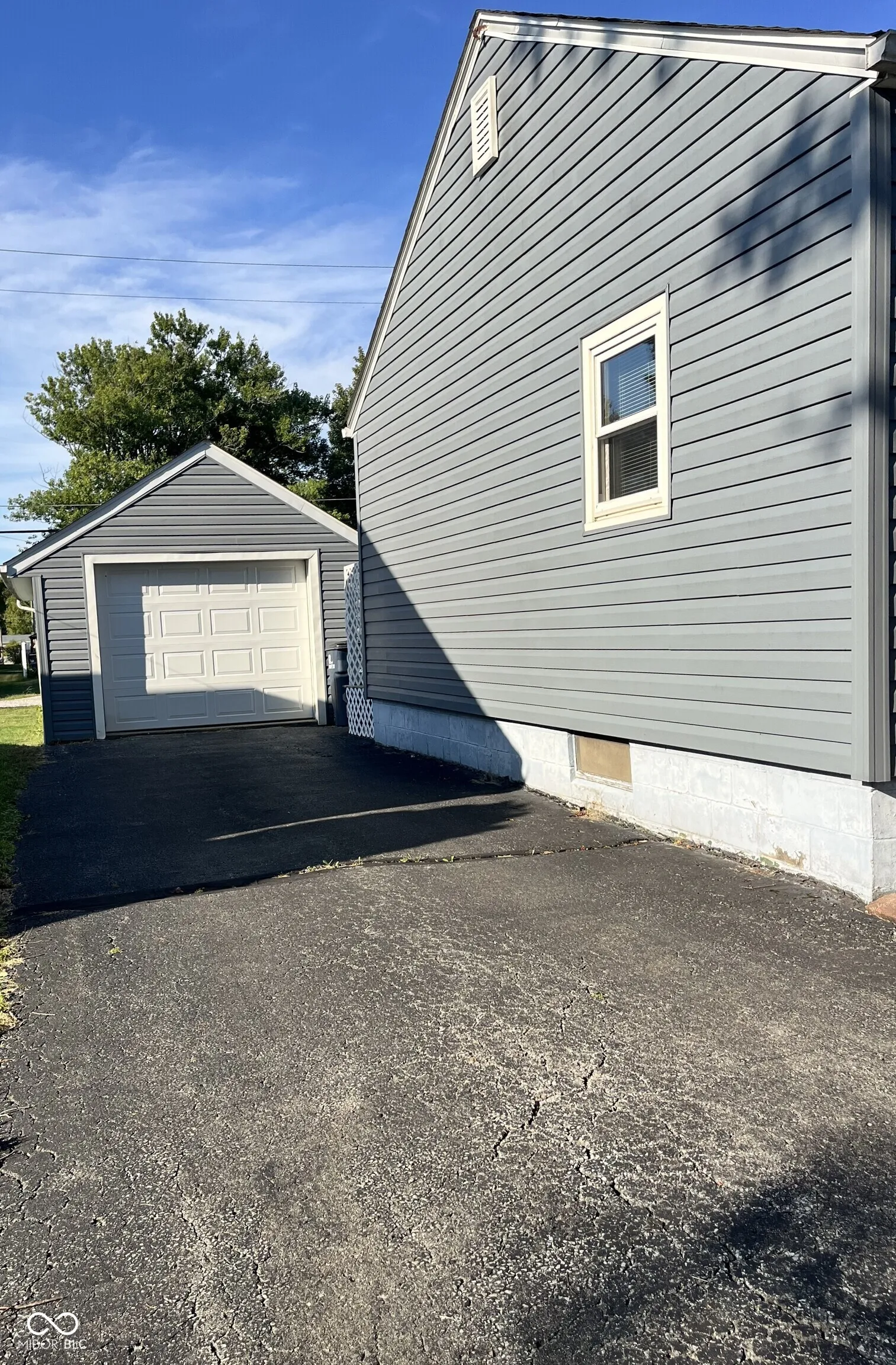 Frankfort, Indiana 46041, United States, 2 Bedrooms Bedrooms, ,1 BathroomBathrooms,Residential,Pending,210924