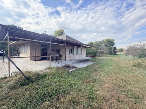 219 N Wabash Street Cayuga IN 47928