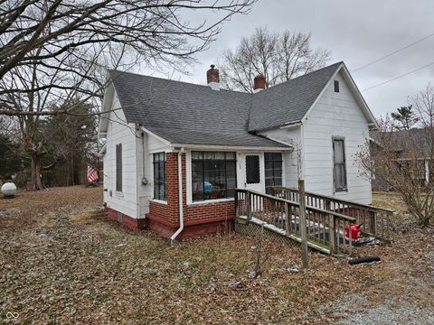 Photo of 103 N Franklin Street, Fairland, IN 46126 (MLS # 22086428)